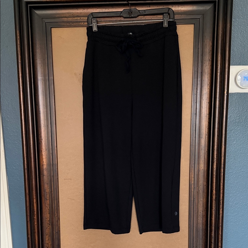 MPG Black Knit Cropped Pants